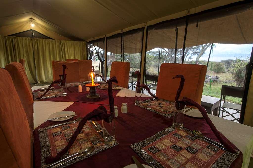 Karibu Camps And Lodges Lions Paw Ngorongoro Karatu Restaurant photo
